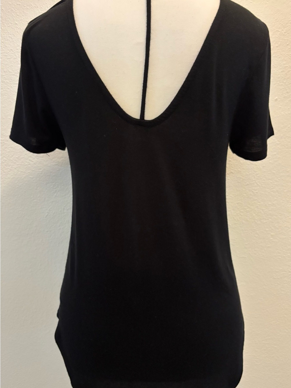 No Boundaries Black Short Sleeve Scoop Neck Top